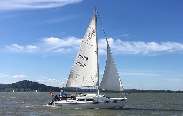 Sailing the Anne Marie on Fern Ridge Lake summer 2020